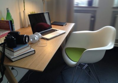 Studentenwohnheim Wandsbek - Zimmer mit Schreibtisch
